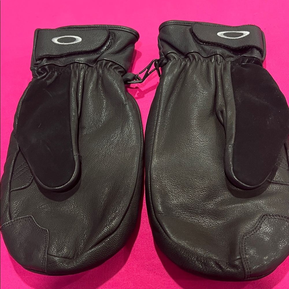 Oakley Black Winter leather Mittens NWOT - Picture 3 of 7
